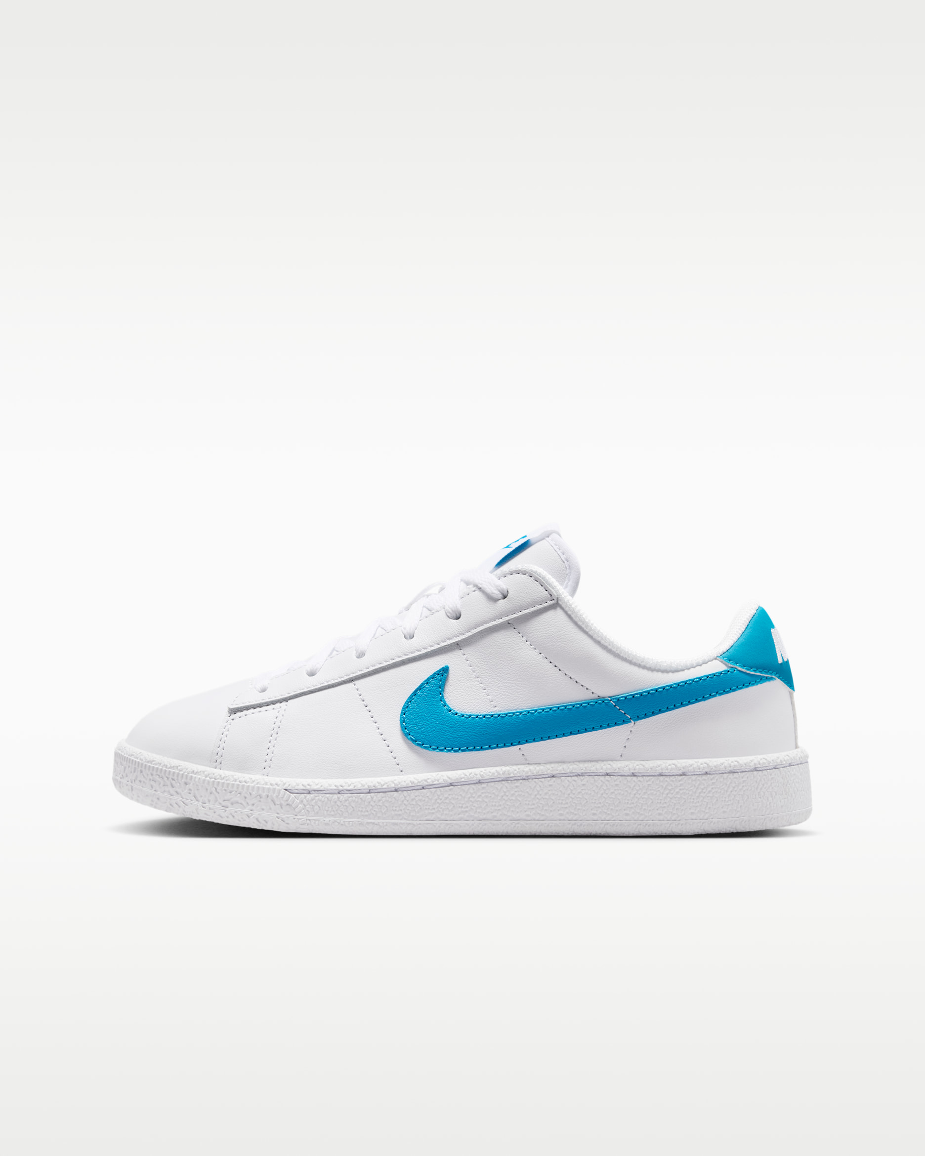 Nike Tennis Classic Older Kids' Shoes. Nike RO